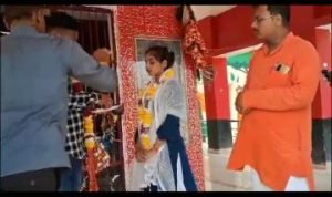 जालौन23जुलाई2023*प्रेमी युगल जोड़े ने थाने में सात फेरे।