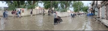 पंजाब 25 जुलाई* ठाकर आबादी रोड पर भरे बरसाती पानी से लोग परेशान, विद्यार्थियों को हुई परेशानी