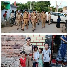चित्रकूट27जुलाई23*त्योहारों पर शान्ति एवम सुरक्षा व्यवस्था सुद्रण बनाये रखने हेतु एडीजी,आईजी ने एसपी के साथ पैदल गश्त किया।