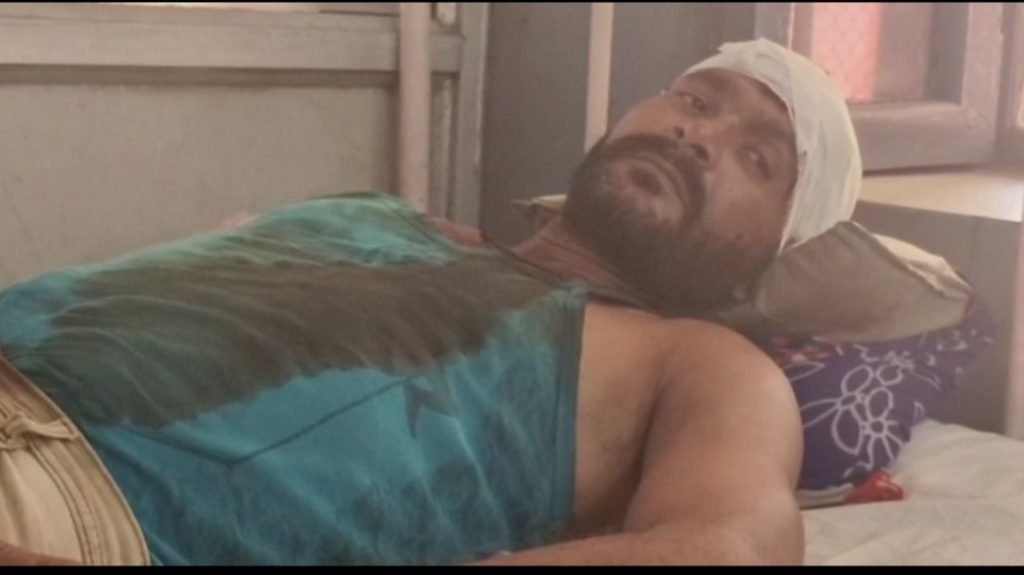 मथुरा24जुलाई2023*वोट न देने पर प्रधान ने चलाई गोलियां वा की मारपीट।