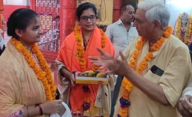 कानपुर02अगस्त23*पवित्र श्रावण मास में ऐतिहासिक शिव मंदिर बन खंडेश्वर गांधीनगर पी रोड में सम्मान समारोह का आयोजन किया गया ।