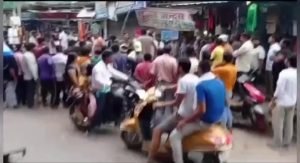 कानपुर07अगस्त2023*बेखौफ दबंगों ने दो छात्रों के साथ की मारपीट,मची अफरा तफरी,जमकर चले लात घूसे और थप्पड़।