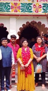 चित्रकूट08अगस्त23*गुजरात राज्य के पार्षद द्वारा नांदी हनुमान जी मैं 51 किलो लड्डूओं का चढ़ाया प्रसाद।