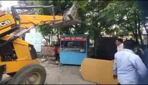 लखनऊ10अगस्त23*नगर निगम ने चलाया अतिक्रमण हटाओ अभियान