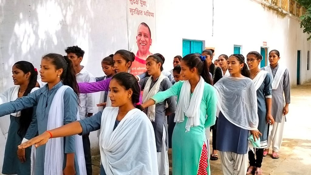 मथुरा 10 अगस्त 2023* नौहझील ब्लाक के राष्ट्रीय स्वयंसेवक दिनेश कुमार के द्वारा पाँच प्राण की शपथ दिलाई गई। मथुरा 10 अगस्त 2023* नौहझील ब्लाक के राष्ट्रीय स्वयंसेवक दिनेश कुमार के द्वारा पाँच प्राण की शपथ दिलाई गई।