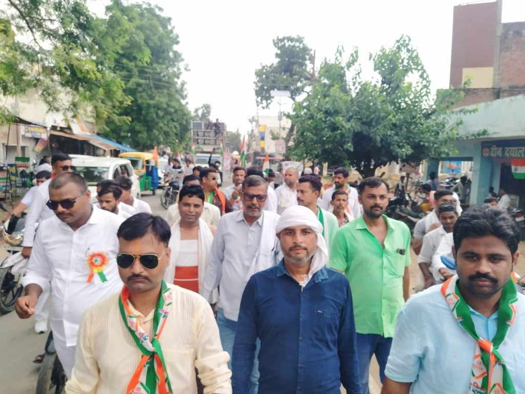 कानपुर नगर15अगस्त23*विशाल तिरँगा यात्रा निकाली गई।