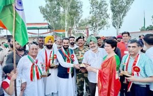 पंजाब17अगस्त23*स्वतंत्रता दिवस पर एडवोकेट हरप्रीत सिंह को विशेष चिन्ह देकर सम्मानित किया गया