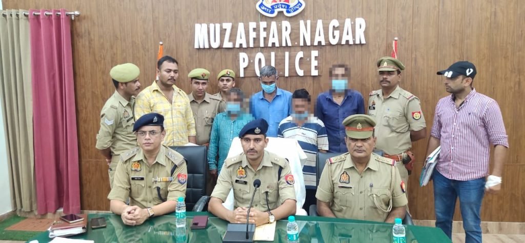 मुज़फ्फरनगर19अगस्त23* छपार थाना क्षेत्र के परई में कुछ दिन पहले हुए हत्याकांड का छपार पुलिस ने किया खुलासा!