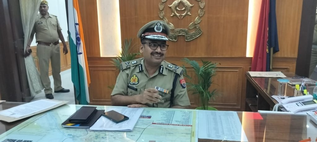 कानपुर20अगस्त23*कानपुर सिटी के नवागंतुक पुलिस आयुक्त आर के स्वर्णकार ने किया चार्ज ग्रहण* कानपुर20अगस्त23*कानपुर सिटी के नवागंतुक पुलिस आयुक्त आर के स्वर्णकार ने किया चार्ज ग्रहण*