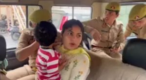 नोएडा22अगस्त23*सीमा हैदर के बाद अब बांग्लादेश की सानिया अख्तर बच्चे को लेकर पहुंची नोएडा*