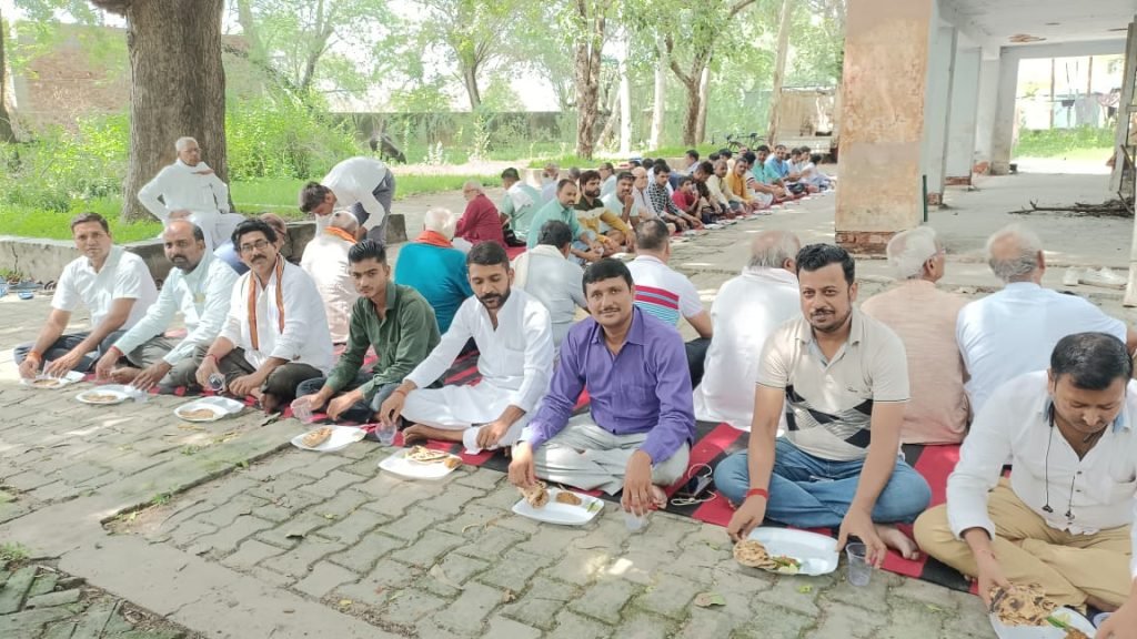 हमीरपुर 26 अगस्त*नहर निरीक्षण भवन प्रांगण में राष्ट्रीय स्वयं सेवक संघ द्वारा वन विहार कार्यक्रम आयोजित किया गया