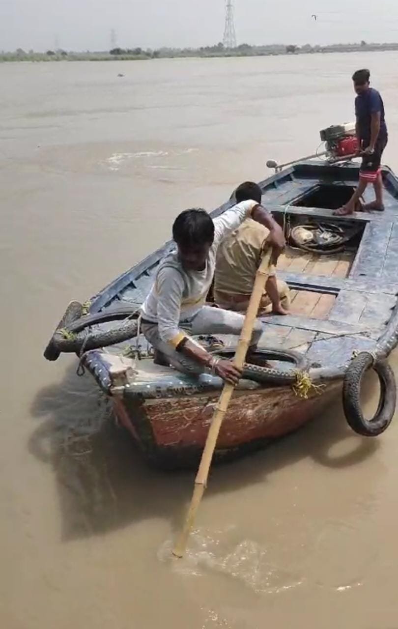 कानपुर नगर28अगस्त23*गंगा में चचेरी बहन को बचाने में डूबा भाई। कानपुर नगर28अगस्त23*गंगा में चचेरी बहन को बचाने में डूबा भाई।