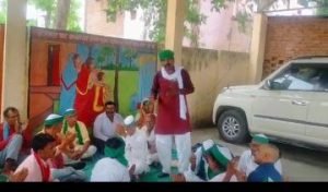 चित्रकूट01अगस्त23*अन्ना मवेशियों के संदर्भ में भाकियू ने वीडि को सौंपा ज्ञापन।