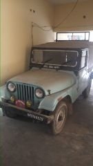 गोरखपुर02अगस्त23*जीप पर जमी धूल बता रही है कई सालों से चली तक नहीं ये खटारा हो चुकी मॉडल