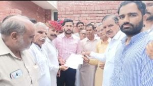 पंजाब 04 अगस्त 2023*संजीव तरमाला को वापिस लाने हेतु बिश्रोई समाज ने डीएसपी अबोहर को मांगपत्र सौंपा।