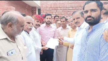 पंजाब 04 अगस्त 2023*संजीव तरमाला को वापिस लाने हेतु बिश्रोई समाज ने डीएसपी अबोहर को मांगपत्र सौंपा।