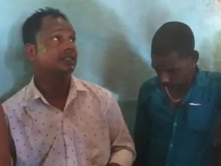 भागलपुर05अगस्त23*जेवर चमकाने का झांसा देकर सोने की बाली लेकर फरार चोर को ग्रामीणों ने दबोचा, जमकर हुई धुनाई भागलपुर05अगस्त23*जेवर चमकाने का झांसा देकर सोने की बाली लेकर फरार चोर को ग्रामीणों ने दबोचा, जमकर हुई धुनाई