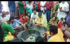 भागलपुर06अगस्त23*पांचवें दिन पीरपैंती विधायक और भागलपुर मेयर ने जूस पिलाकर तोड़वाया अनशन*