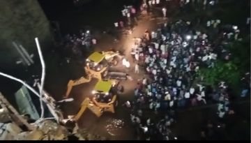 राँची झारखंड06अगस्त2023*रांची से गिरिडीह लौट रही बाबा सम्राट बस बराकर नदी में गिरकर हुई दुर्घटनाग्रस्त।