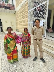 चित्रकूट07अगस्त2023*ऑपरेशन मुस्कान के क्रम में महिला को उसके परिजनों से मिलाया* चित्रकूट07अगस्त2023*ऑपरेशन मुस्कान के क्रम में महिला को उसके परिजनों से मिलाया*