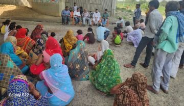 कानपुर11अगस्त2023*ग्राम भटपुरा में अंडर पास के पास कोई गांव का मार्ग बनवाने का आश्वासन।