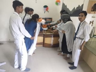 हरदोई12अगस्त23*''मेरी माटी-मेरा देश" ज्ञान योग पब्लिक स्कूल छात्र-छात्राओं ने भरे अमृत कलश,