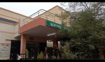 बांदा13अगस्त23*देर रात हुए भीषण सड़क हादसे में एक 10 वर्षीय मासूम बच्ची सहित दो की मौत गर्भवती महिला घायल बांदा13अगस्त23*देर रात हुए भीषण सड़क हादसे में एक 10 वर्षीय मासूम बच्ची सहित दो की मौत गर्भवती महिला घायल