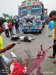 भागलपुर14अगस्त23*त्रकव बाइक में आमने सामने भयंकर टक्कर, एक की मौके पर मृत्यु।
