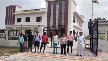 मथुरा 15 अगस्त 2023* होटल एस डी ग्राण्ड पैलेस में आज़ादी का अमृत महोत्सव मनाया