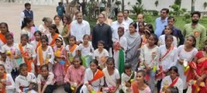 कानपुर नगर15अगस्त2023*मण्डलायुक्त ने आज 77 वें स्वतंत्रता दिवस के अवसर पर मण्डलायुक्त कार्यालय में ध्वजारोहण किया,