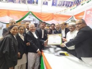 प्रयागराज16अगस्त23*हाईकोर्ट बार एसोसिएशन, इलाहाबाद में ध्वजारोहण का कार्यक्रम सम्पन्न हुआ।