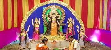 भागलपुर17अगस्त23*नाथनगर। स्टेशन परिसर में महावीर पार्क में मां विषहरी की पूजा अर्चना की गई।*