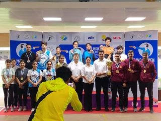 महोबा18अगस्त23*बहू ने गोल्ड मेडल जीतकर बढ़ाया नगर गौरव महोबा18अगस्त23*बहू ने गोल्ड मेडल जीतकर बढ़ाया नगर गौरव