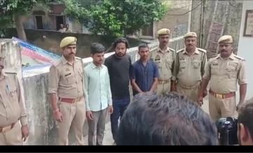 कानपुर नगर22अगस्त23*सेना में नौकरी दिलाने के नाम पर ठगी करने वाले तीन शातिर अभियुक्त गिरफ्तार। कानपुर नगर22अगस्त23*सेना में नौकरी दिलाने के नाम पर ठगी करने वाले तीन शातिर अभियुक्त गिरफ्तार।