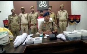 मथुरा23अगस्त2023*अवैध शस्त्र बनाने की फैक्ट्री चला रहे 01 नफर अभियुक्त  गिरफ्तार।