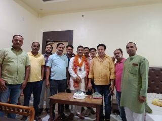 औरैया24अगस्त23*आज दिबियापुर चेयरमैन श्री राघव मिश्रा जी का जन्मदिन मनाया गया।