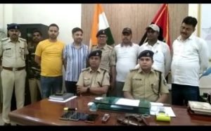 भागलपुर24अगस्त23*2 करोड़ लूट की साजिश रच रहे चार अपराधी कट्टा व गोली के साथ धाराएं*