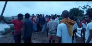 भागलपुर26अगस्त23*नवगछिया में रिंग बांध टूटने से हो सकते हैं कई गांव तबाह, रिंग बांध में रिसने लगा गंगा का पानी,