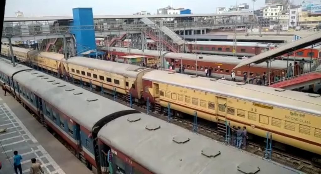 पूर्वी रेलवे की माल लदान में वृद्धि की गति जारी कोलकाता, 8 अगस्त 2023 पूर्वी रेलवे की माल लदान में वृद्धि की गति जारी कोलकाता, 8 अगस्त 2023