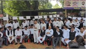 लखनऊ01सितम्बर23*हापुड़ की घटना को लेकर लखनऊ में अधिवक्ताओं ने किया प्रदर्शन।