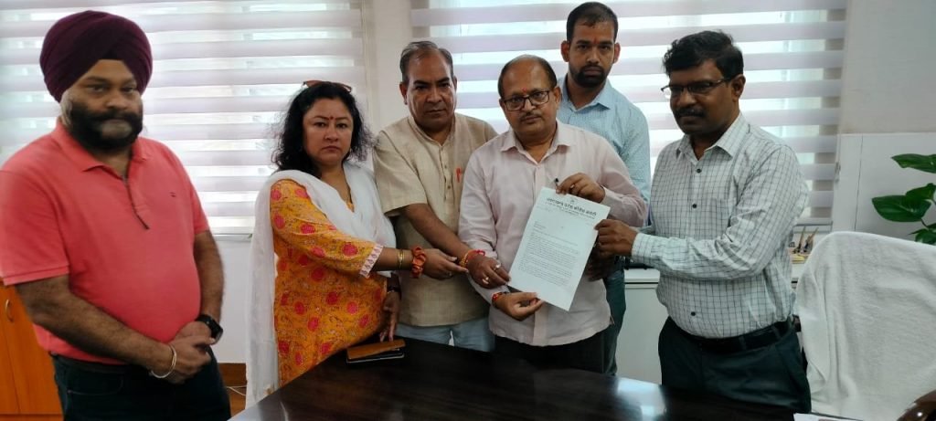 देहरादून01सितम्बर23*प्रदेश कांग्रेस पदाधिकारी ने सौंपा ज्ञापन