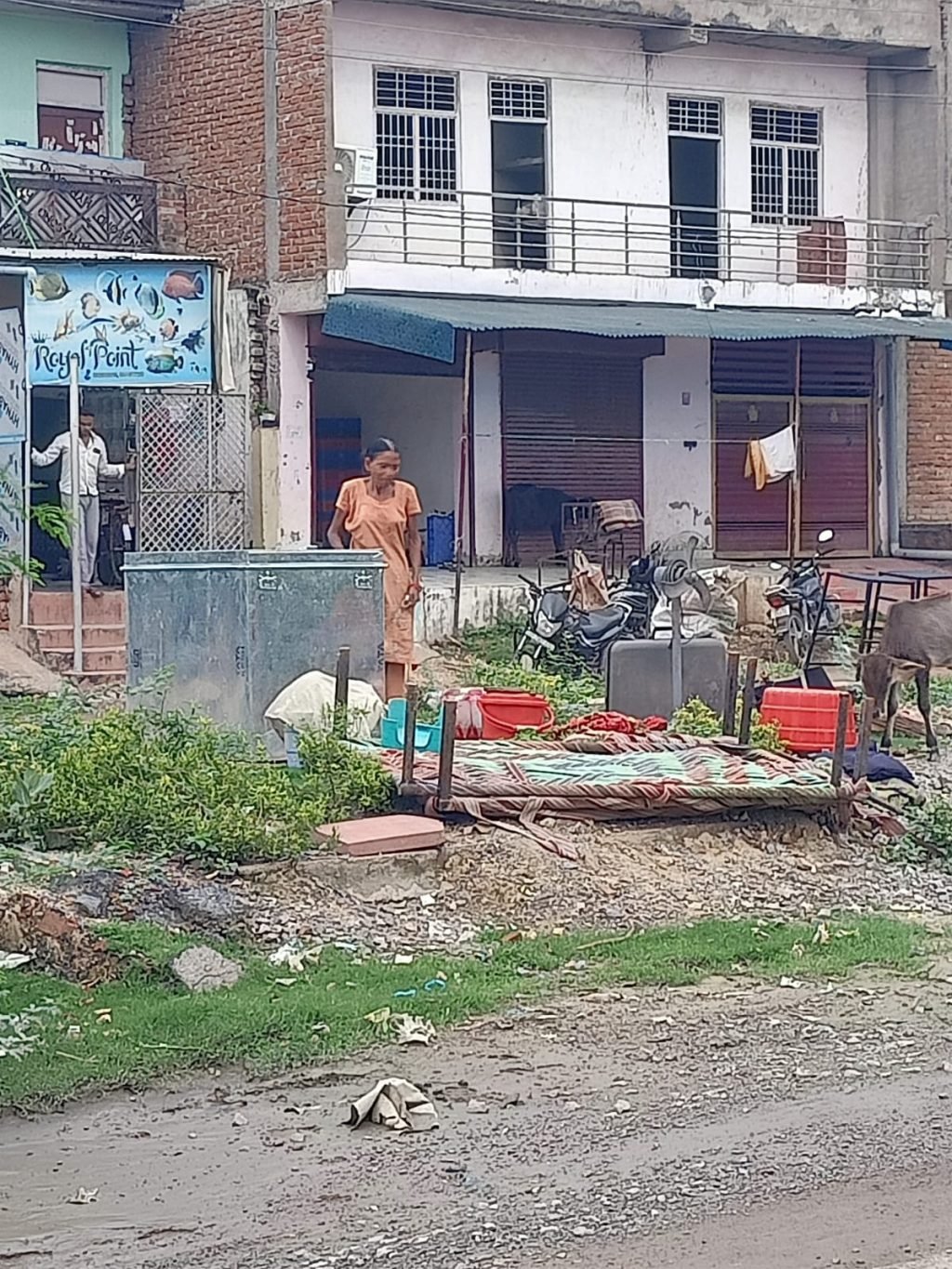 कानपुर नगर13सितम्बर23*बृद्ध महिला को मकान मालिक ने रात में निकाला घर से। कानपुर नगर13सितम्बर23*बृद्ध महिला को मकान मालिक ने रात में निकाला घर से।