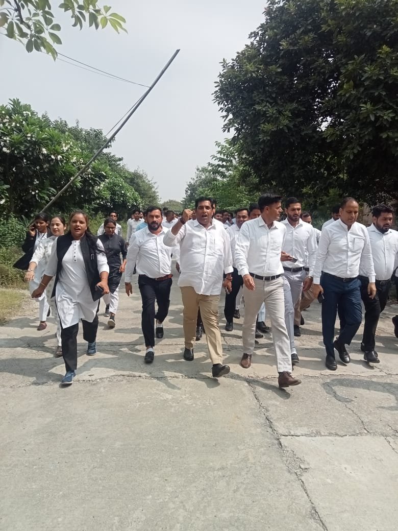 ग्रेटर नोएडा13सितम्बर23 हापुड़ की घटना को लेकर अधिवक्ताओं का प्रदर्शन, अधिवक्ताओं ने की हड़ताल