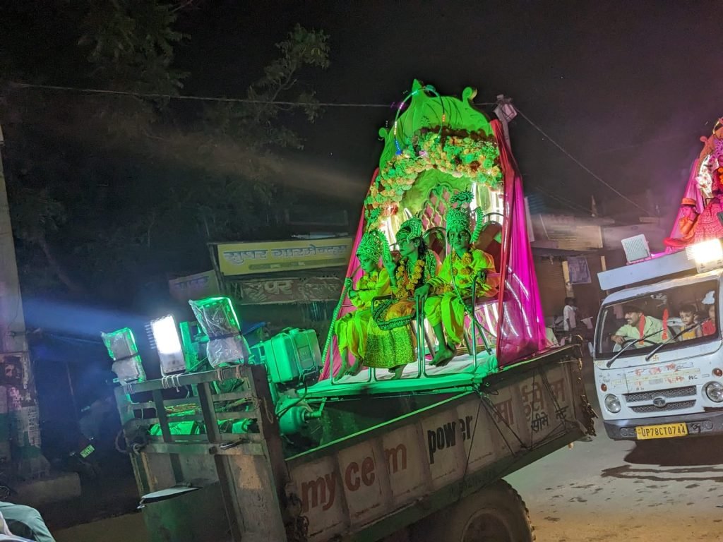 कानपुर नगर18सितम्बर23*शिवराजपुर भूतेश्वर मंदिर से निकाली जा रही गणेश महोत्सव यात्रा।