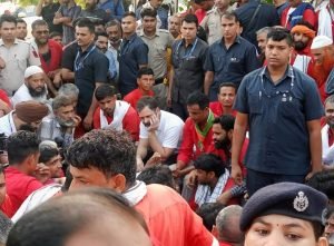 दिल्ली21सितम्बर2023*राहुल गांधी दिल्ली रेलवे स्टेशन पर कुलियों से मिलने पहुंचे हैं*