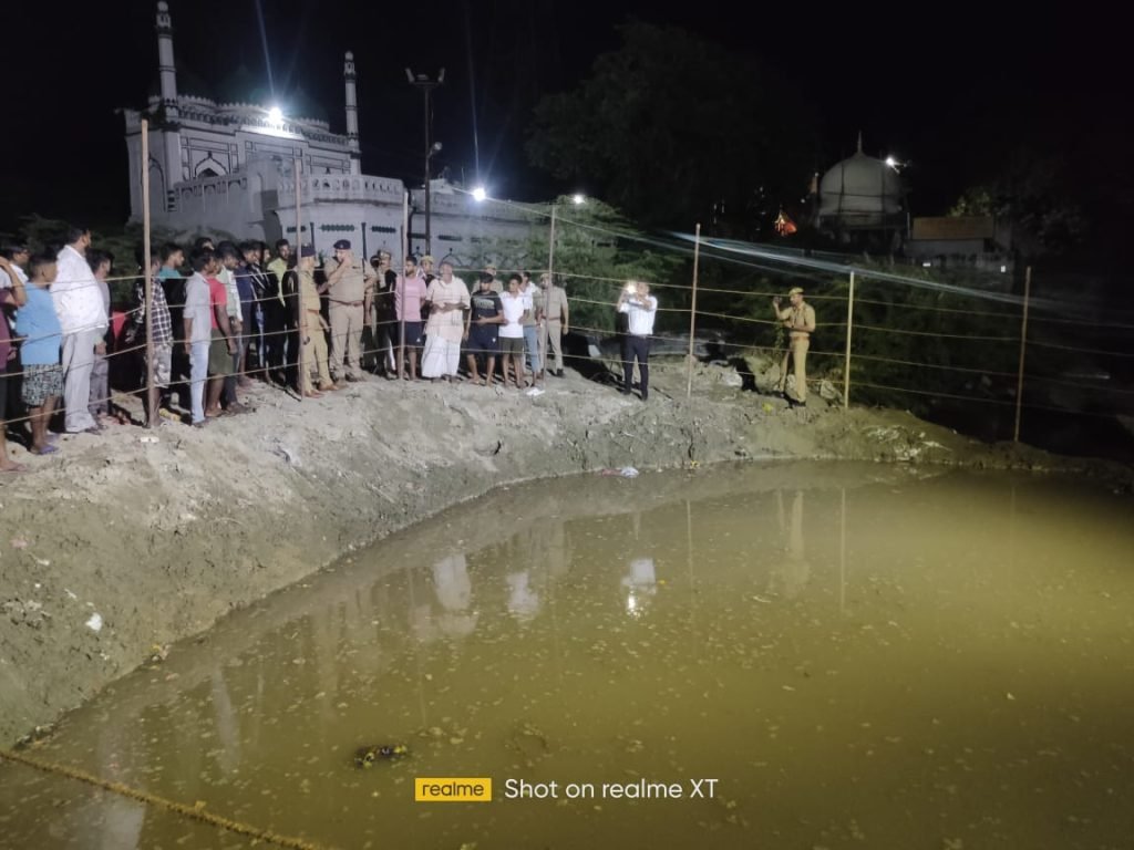 कानपुर नगर21सितम्बर23*एसीपी ने गणेश उत्सव के विसर्जन स्थल नया गंगा परिहार पुल बिठूर थानाक्षेत्र का निरीक्षण किया गया