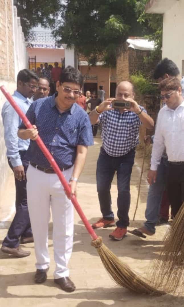 कौशाम्बी22सितम्बर23*योगी सरकार से पूछ रही जनता कब तक करेंगे अफसर ड्रामेबाजी* कौशाम्बी22सितम्बर23*योगी सरकार से पूछ रही जनता कब तक करेंगे अफसर ड्रामेबाजी*