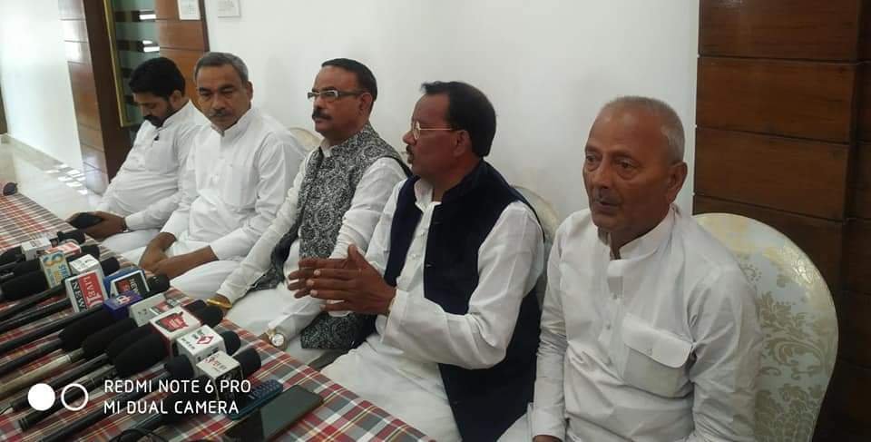 नई दिल्ली25सितम्बर23*2024 की लोकसभा चुनाव पे लंबी मंथन के बाद सभी सियासी पार्टी की संहमति बनी ।