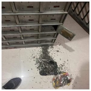 मुरादाबाद26सितम्बर23*बेटी की शादी के लिए जेवरात संग बैंक लॉकर में रखा था 18 लाख कैश, दीमक कर गई चट