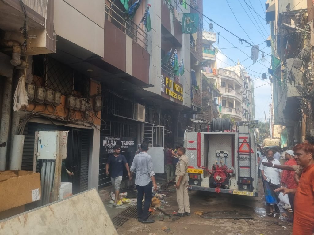 कानपुर27सितम्बर23*थाना चमनगंज अन्तर्गत आग लगने की सूचना* के सम्बन्ध में अवगत कराना है कि....